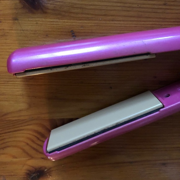 CHI ceramic straightener. - Picture 3 of 3